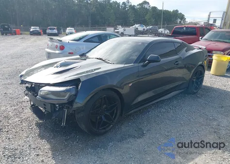 2018 Chevrolet Camaro 1Ss z USA, uszkodzony, nr VIN 1G1FF1R72J0145873